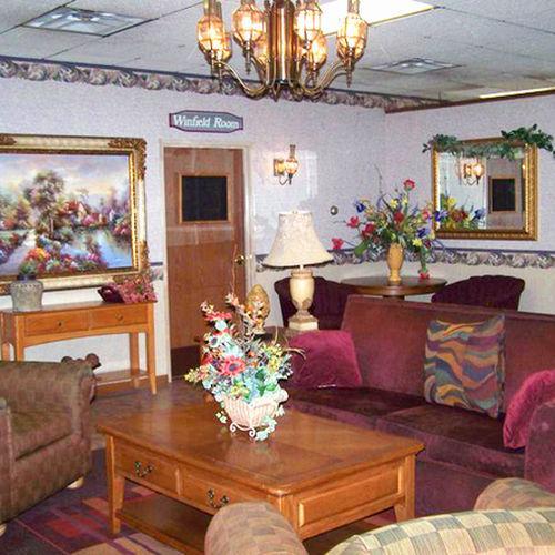 Super 8 By Wyndham Fort Scott Interior photo